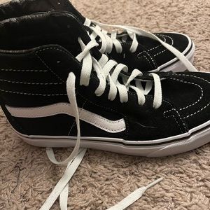 Women’s 8 Black Hightop Vans